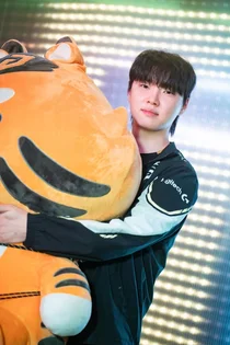 리그오브레전드 인기 투표, '쵸비' 정지훈 1위 질주…'페이커' 이상혁 3위