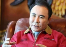 윤홍근 BBQ 회장家 2년간 배당금만 1천억 '눈살'