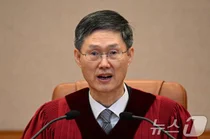 '민간인' 尹, 이르면 내일 서초동 사저로…연금 박탈·국립묘지에도 못 묻힌다