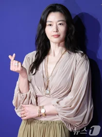 43살 전지현, 비주얼이 보석..우아한데 귀여움