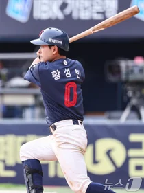 1루 슬라이딩 황성빈, '손가락 골절'에 1군서 제외