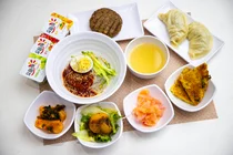 호반그룹, 사내식당에서 40년 전통 '삼원가든 떡갈비' 한상 선보여