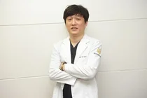 한쪽 어깨 결림 체형불균형이 원인일 수도...도수치료 바로잡는데 도움