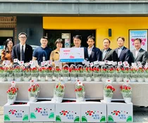 NH농협은행 리스크관리부문, 카네이션 나눔 행사 가져