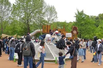 GS건설, 도심 속 놀이터 선물...서울어린이대공원에 '꿈틀꿈틀 정원놀이터' 개장