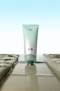 한율, '어린쑥 클렌징 멜팅 팩밤' 출시