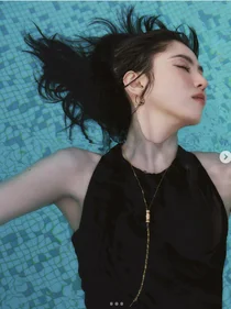 한소희, 수영장에 풍덩..고혹적 비주얼