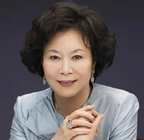 신영자 롯데재단 의장, 롯데지주 지분 다 팔았다