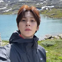 도우, 디시트렌드 男배우 인기투표 1위…10년 내공 빛났다