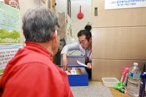 희망브리지, 쪽방촌 찾아 폭염·감염병 대응키트 전달