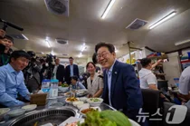 '소맥' 말아준 李대통령 