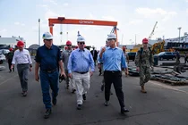 美 해군성 장관, 한화 필리조선소 방문⋯김동관 부회장과 협력 방안 논의