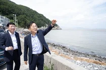 김윤덕 국토부 장관, 가덕도신공항 건설 현장 방문… “사업 재추진 방안 모색”