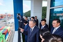 동원그룹 김남정 회장, 베트남 서열 1위 또 럼 베트남 당서기장과 환담