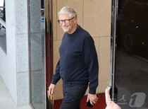 李대통령, 원전 세일즈...SMR 투자거물 빌 게이츠에 