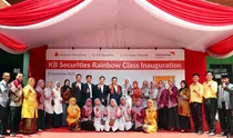 KB證, 인니서 ‘무지개교실’ 완공식 개최 