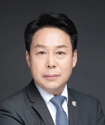 코오롱글로벌, ‘조용한 해결사’ 김영범 대표 전면에…위기 돌파 카드 될까