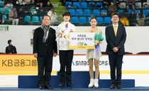 KB금융, 피겨 유망주에 장학금 전달