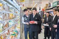 정용진 회장, 가장 붐비는 시간에 '1등 점포' 찾은 이유는 