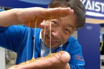 그래비티, ‘노화 모발 케어 테크’ CES 2026서 통했다