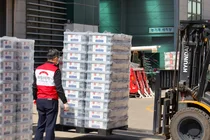 유니클로, 희망브리지에 성금 2억원 기부… ‘이재민 긴급구호키트’ 제작 지원