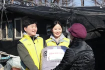 동서식품, ‘따뜻한 겨울 만들기’ 연탄 배달 봉사활동 펼쳐