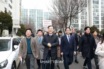 “1기 신도시 6.3만 가구 차질 없이 공급”...김윤덕 국토부 장관, 일산 선도지구 현장 점검