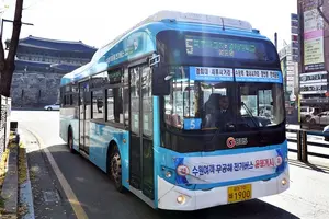 수원시 전기버스 시대 활짝 연다 ..3년간 1천대 도입