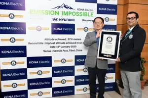 현대자동차, 코나 일렉트릭 ‘가장 높은 곳 오른 전기차’ 기네스북 등재