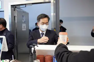 일회용 컵 '퇴출'..