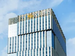 KB증권, 사옥 옥상서 태양광 돌린다...나무 5000그루 효과