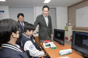 이재용 삼성 회장 구미전자공고 방문
