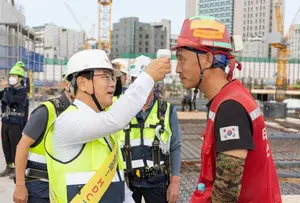 HDC현대산업개발, 김회언 대표 직접 혹서기 안전점검