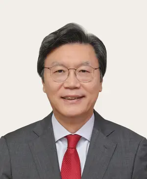 전경련, 오늘부터 한경협...상근 부회장에 김창범 전 인도네시아 대사 선임