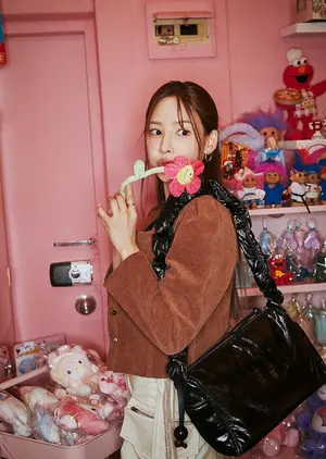 오야니, 이나연과 함께한 가을 화보 공개