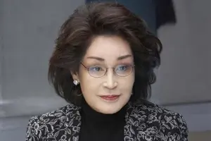 이명희 회장의 진노..신세계그룹, 대표이사 40% 잘랐다