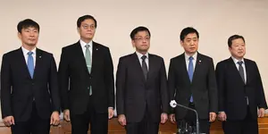 한 발 물러선 태영그룹..F4 