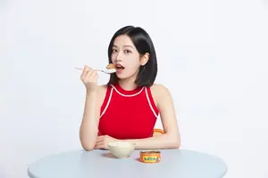 동원F&B, 안유진 어깨춤 ‘동원맛참’ 광고 공개