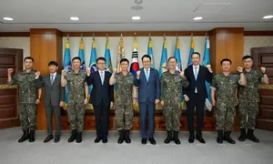 우리금융, 육·해·공 軍사령부에 5억원 전달