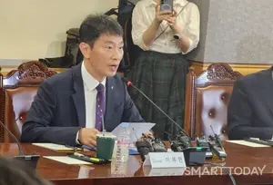 은행장 만난 이복현 금감원장..은행 ‘자율’ 강조
