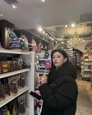 배우 고윤정, 마음도 예쁘네...촬영장 스태프 위해 롱패딩 150벌 선물