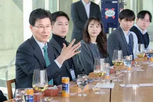 강태영 NH농협은행장, 취임 후 첫 직원 소통 행사 