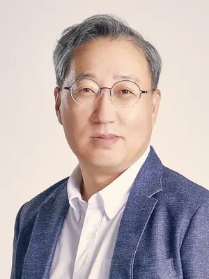 `5연임` 윤호영 카카오뱅크 대표, 작년 보수 12.3억원..사내 1위