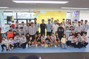 이승찬 계룡장학재단 이사장, 대전지역 체육 꿈나무들에게 장학금 전달