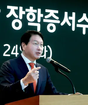 SK하이닉스 200조 시대..최태원 회장 