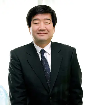 최평규 SNT그룹 회장 