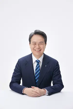 진옥동 신한금융 회장 