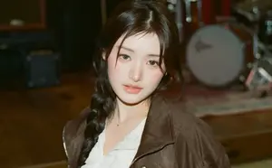 아테나, K-POP 여자 1등…가을 감성 담은 근황 공개