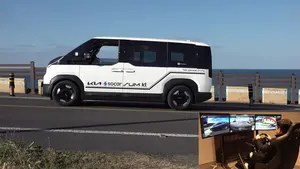 관제센터서 운전자 없는 PV5 차량 몰았다···기아, 국내 최초 일반도로 원격운전 실증 성공