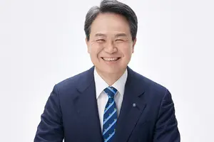 진옥동 신한금융 회장 